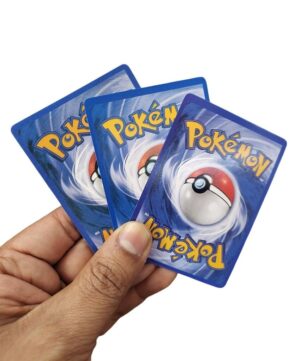 LATA CON 40 CARTAS POKEMON ESCARLATA Y VIOLETA VR7 DEP-16301 MODELO 16310 - Imagen 4